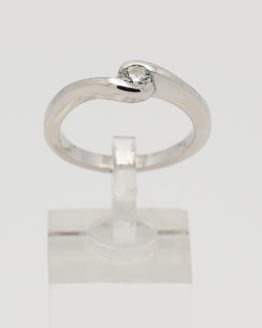 Solitaire or blanc mi-clos