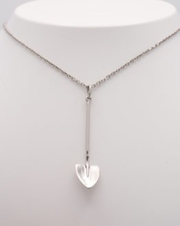 Pendentif argent pelle