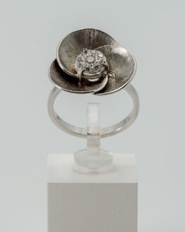 Bague-or-blanc-diamants